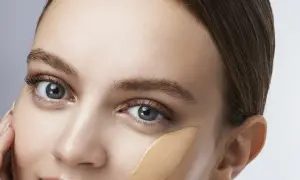 Idealny **dobry podkład kryjący bez efektu maski** dla naturalnego wyglądu. Skóra wygląda gładko i promiennie.