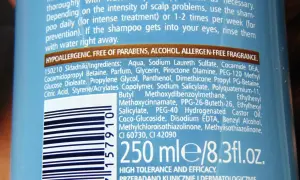 Skład szamponu z Piroctone Olamine, idealny do walki z problemami skóry głowy. Bez parabenów i alkoholu.