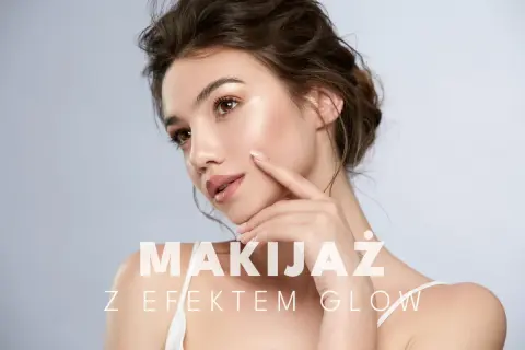 Kobieta z subtelnym makijażem glow, podkreślającym naturalne piękno. Skóra promienieje zdrowiem.