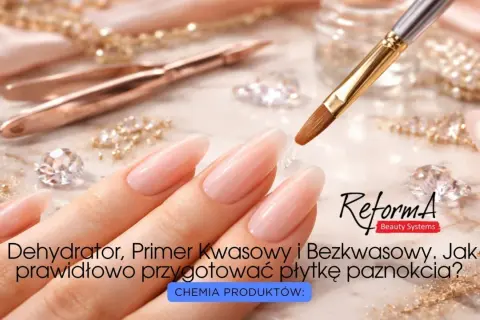 Dłonie z idealnym manicure, pędzelek z żelem. Czy wybrać primer kwasowy czy bezkwasowy do paznokci?