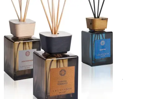 Czy perfumy to kosmetyki? Odkryj ich prawdziwą naturę i regulacje