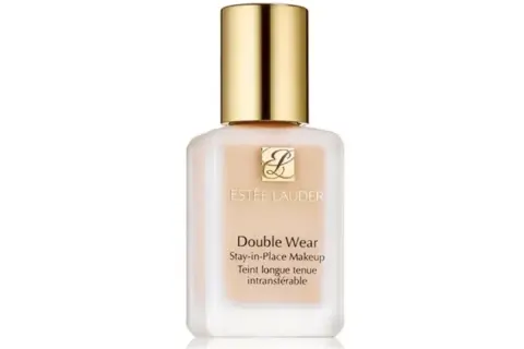 Estee Lauder Double Wear - dobry podkład do cery dojrzałej forum. Idealny dla skóry wymagającej.