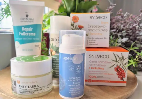 Kremy do stóp: Biotum Repair Fußcreme, Apeiron, Sylveco z betuliną i rokitnikiem, Opacja Natura Anty Tarka. Naturalna pielęgnacja dla wymagającej skóry, idealna na pedibaehr.